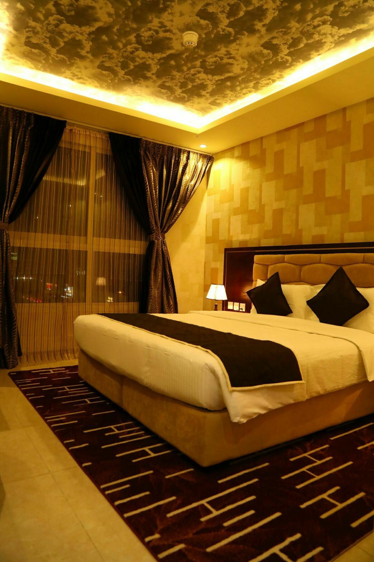 Voyage Hotel Dubai Exterior photo